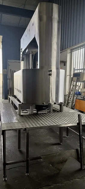 Carlos de las Cuevas, cuba de cuajo, marca Ardi