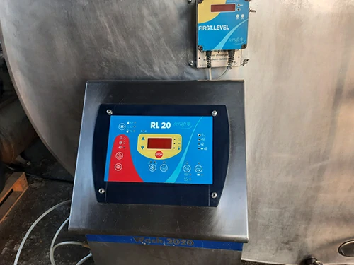 Carlos de las Cuevas, tanques de leche, proomociones